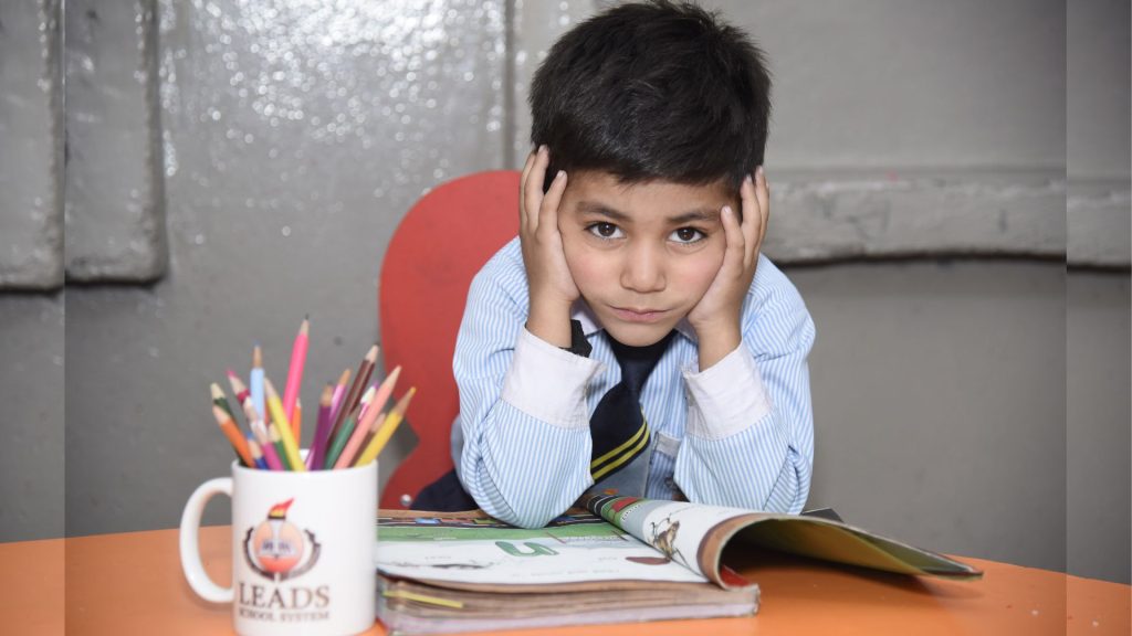 5 Ways to Help Your Child Develop a Love for Reading (Encourage Reading Habits in Children)