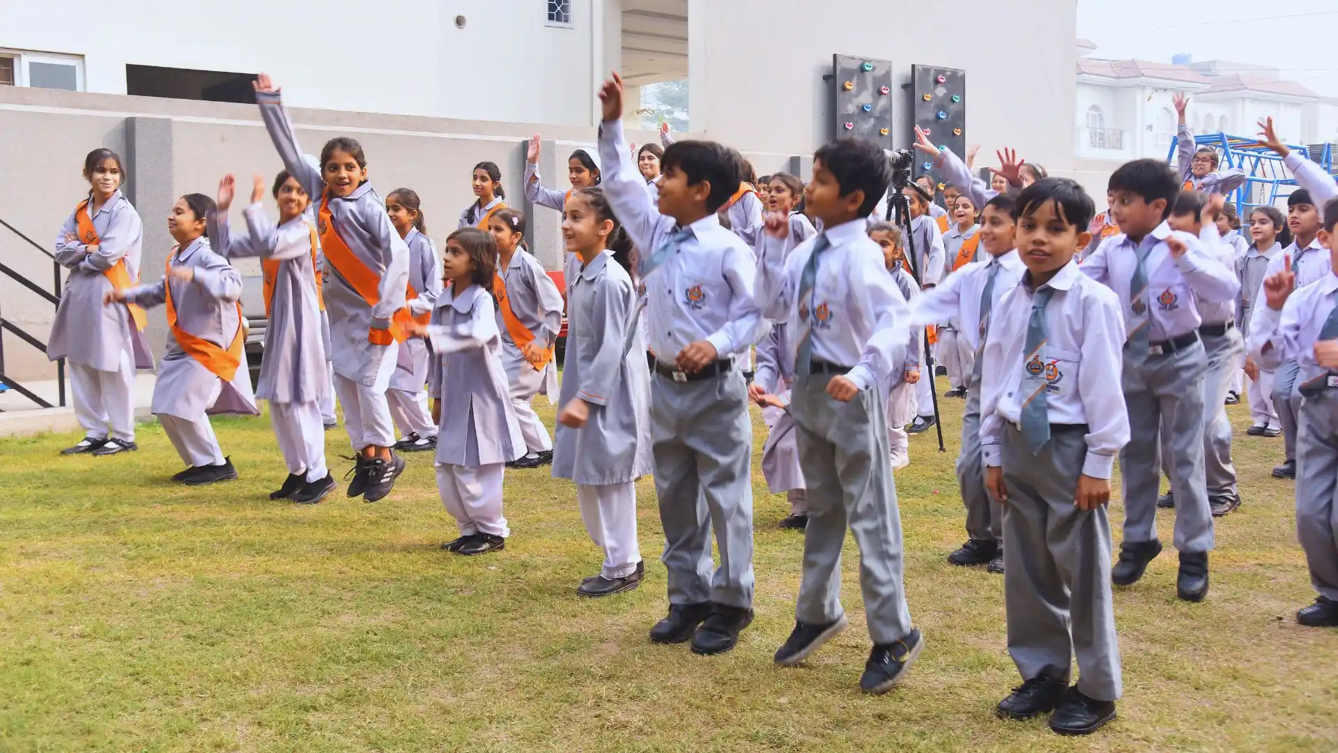leads university of lahore